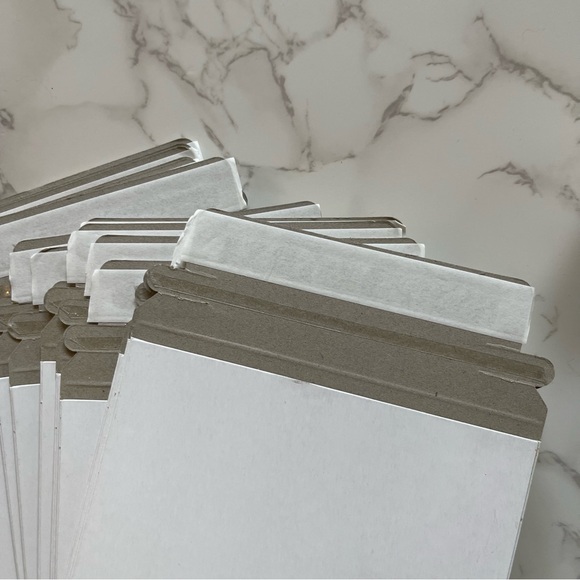 White Mailers 5 1/4" x 5 1/4" bundle - self-sealing - quantity 38 - Picture 7 of 7